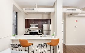 2Br Lux Apartment With Rooftop Deck, Gym & Parking